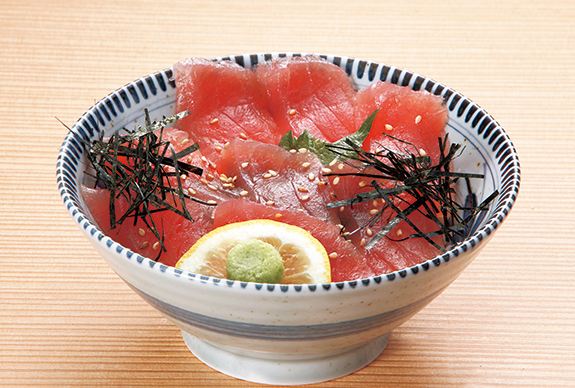 生まぐろ丼