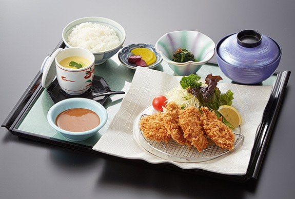 ヒレカツ定食  1,280円（税込1,408円）